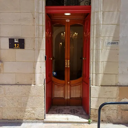 Apartment Number 12 *